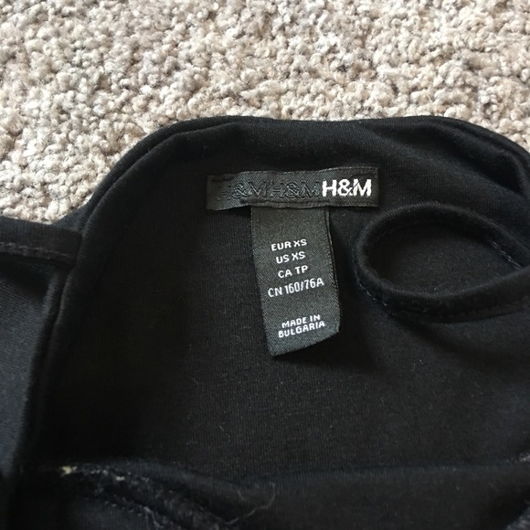 SALE! 3/15$ H&M Sleeveless Top - Picture 5 of 7
